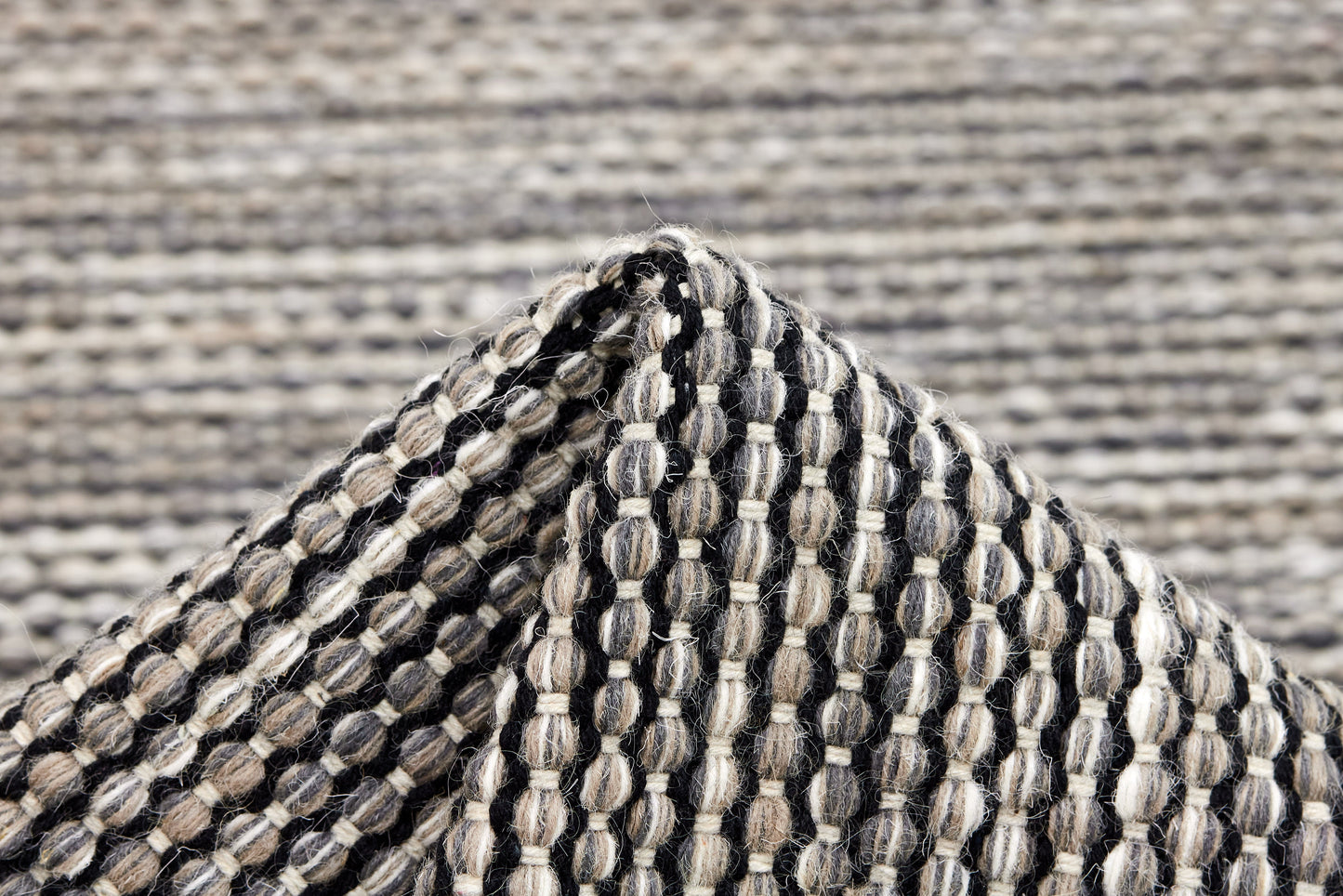 Vloerkleed MOMO Rugs Atlas Grey Beige