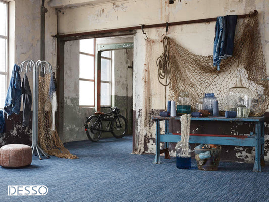 Laagpolig vloerkleed Desso Denim 242.130 Regular Denim (GEFESTONNEERD) Vloerkledenwinkel