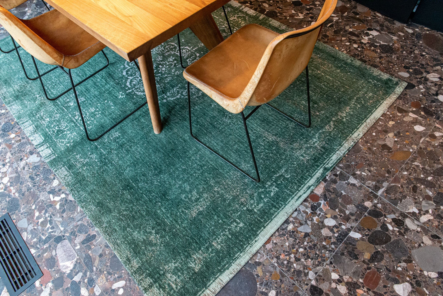 Louis de Poortere Fading World Collection 9146 Majestic Forest Vloerkledenwinkel