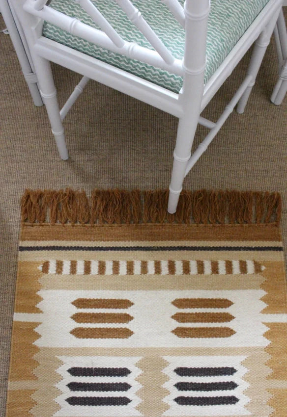 Vloerkleed Layered Röllakan Wool Rug Hilma Marigold