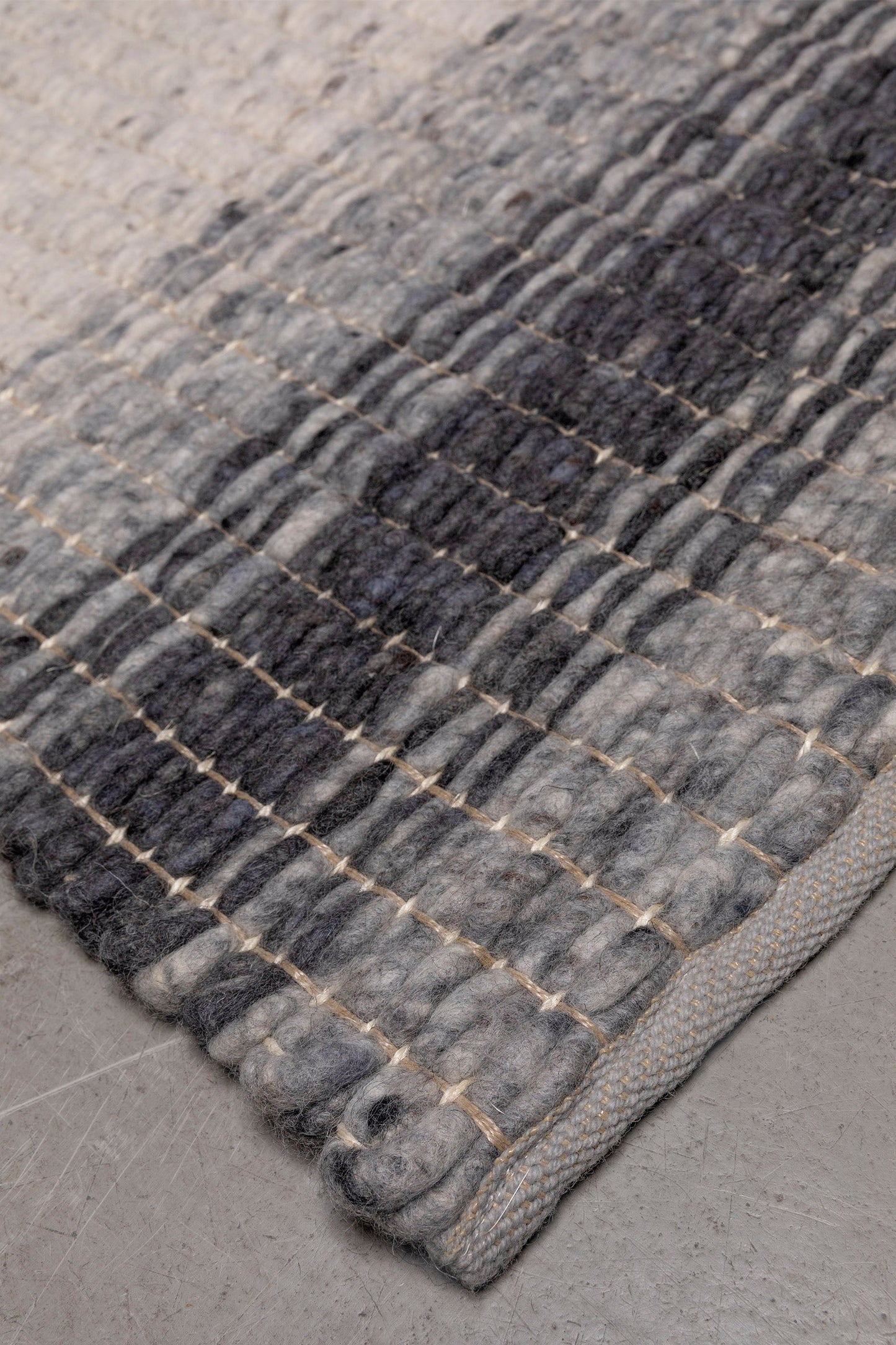 Vloerkleed MOMO Rugs Natural Weaves Varenna Black
