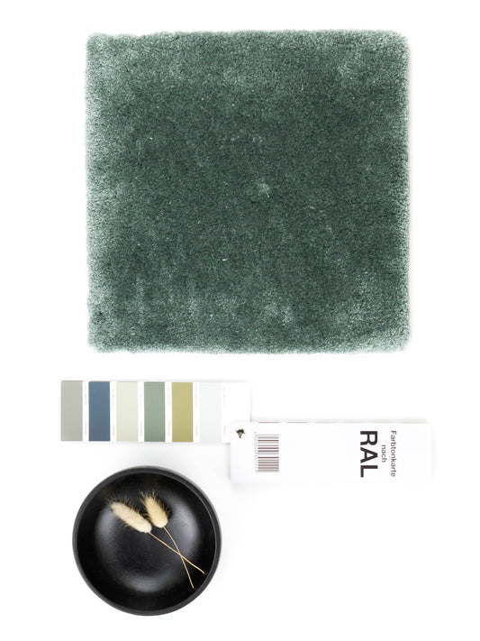 Vloerkleed MOMO Rugs Naturais Sleek Dark Eucalyptus Vloerkledenwinkel