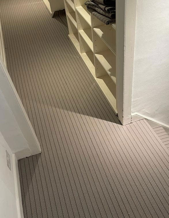 Traploper Hartley & Tissier Stripes Claire 10 Light Grey