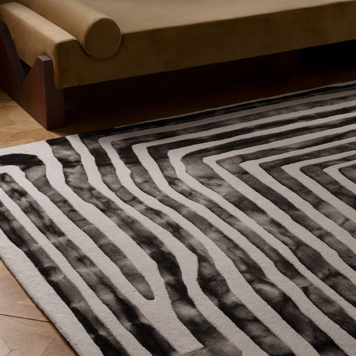 Dusty Deco Psychedelic Labyrinth Charcoal, product- of sfeerfoto