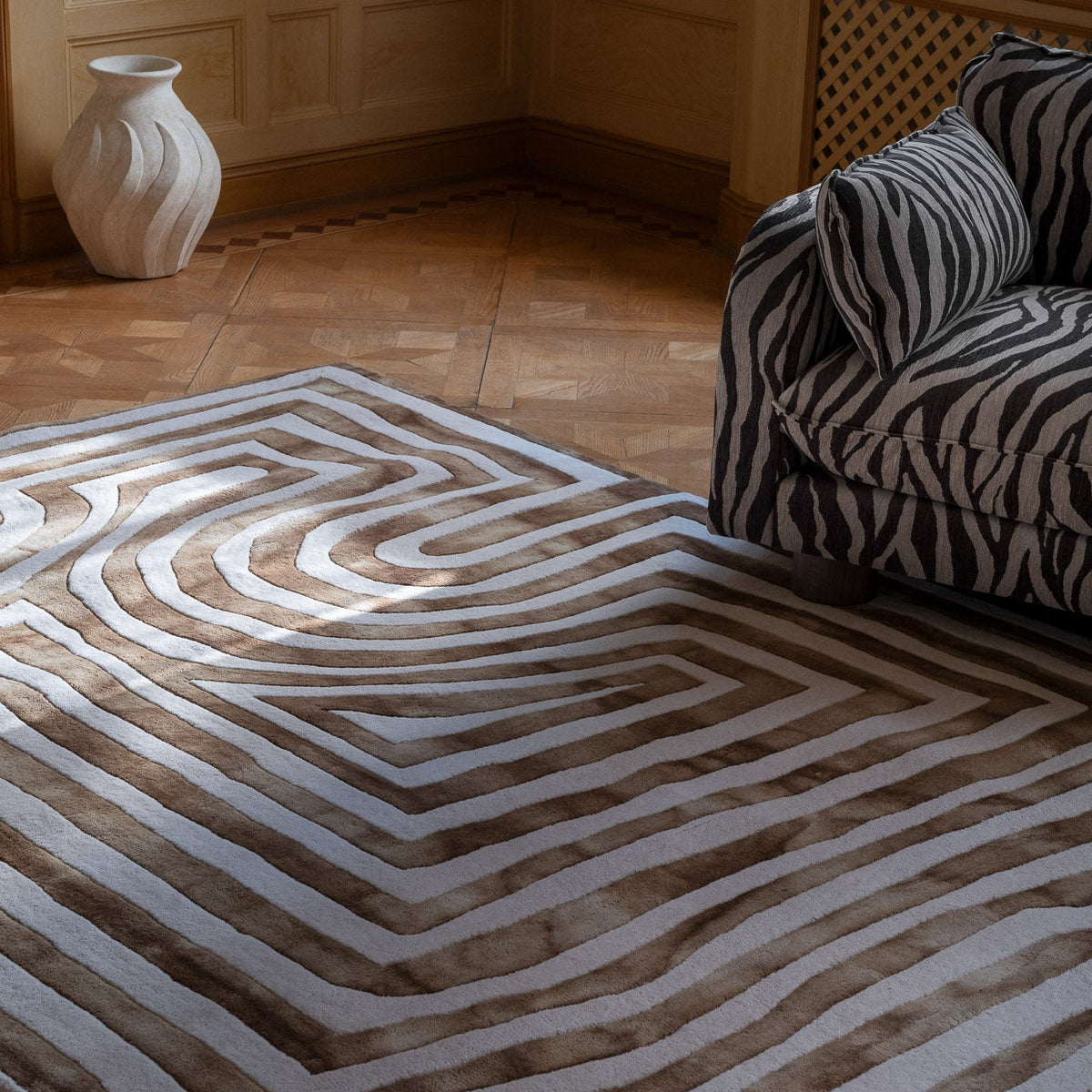 Dusty Deco Psychedelic Labyrinth Beige, product- of sfeerfoto