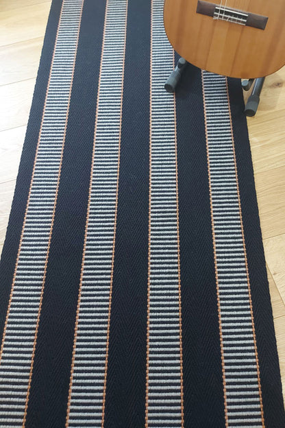 Traploper Hartley & Tissier Stripes Greta 02 Black