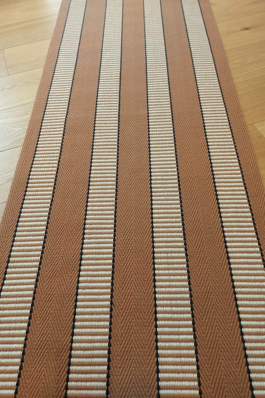 Traploper Hartley & Tissier Stripes Greta 01 Cinnamon