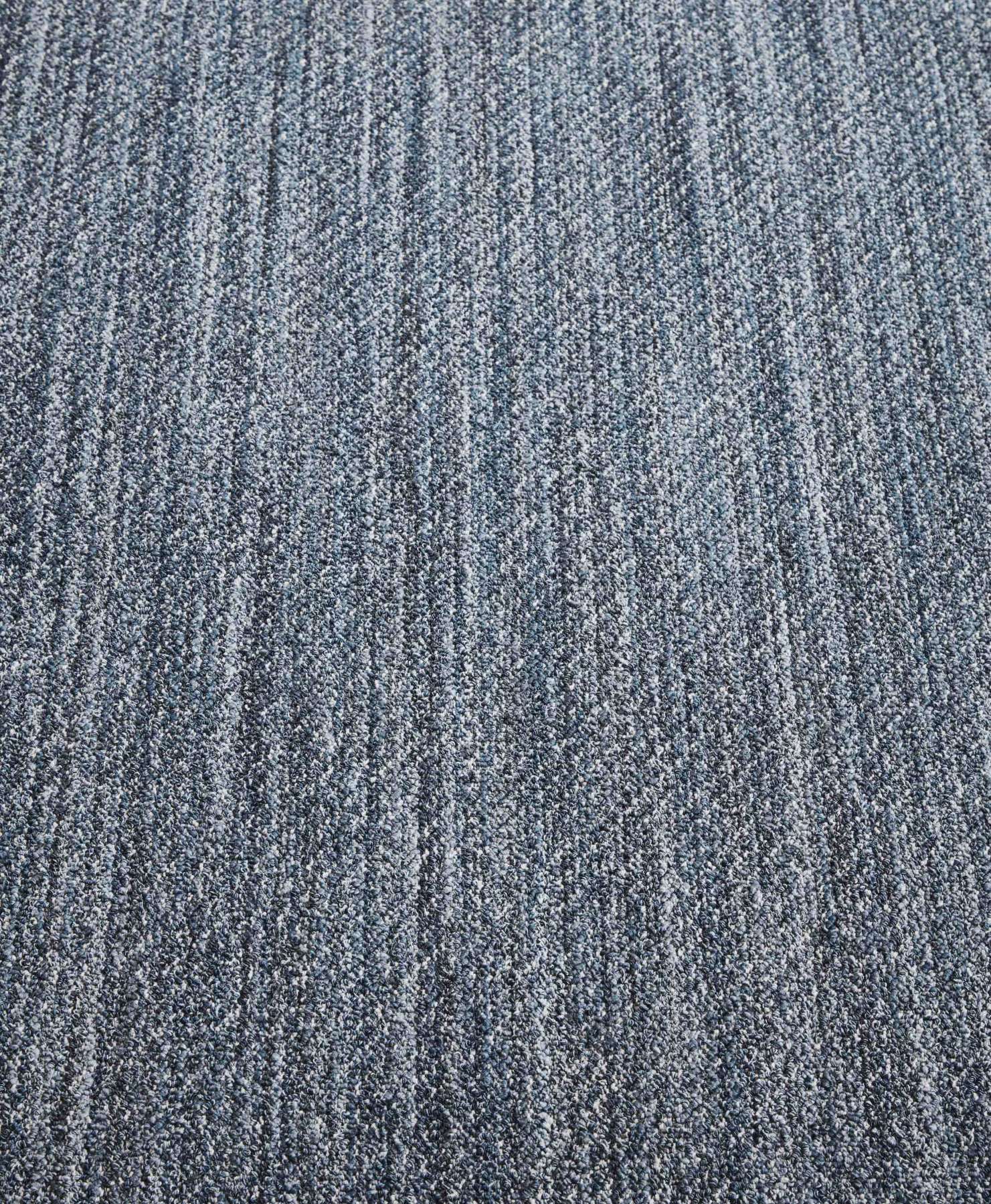 Laagpolig vloerkleed Desso Denim 141.131 Denim Twill Light (GEFESTONNEERD) Vloerkledenwinkel