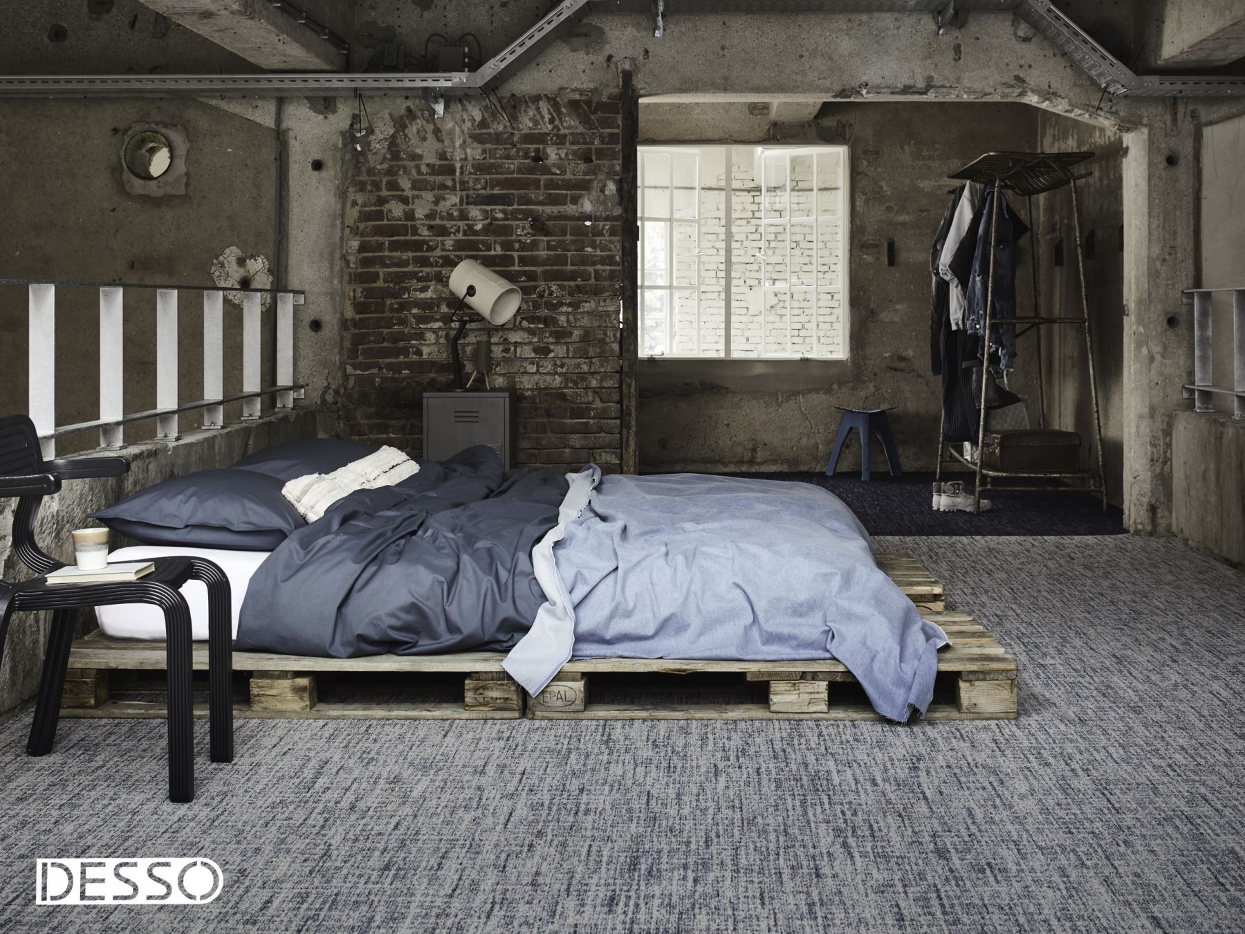 Laagpolig vloerkleed Desso Denim 141.133 Stonewash Light (GEFESTONNEERD) Vloerkledenwinkel