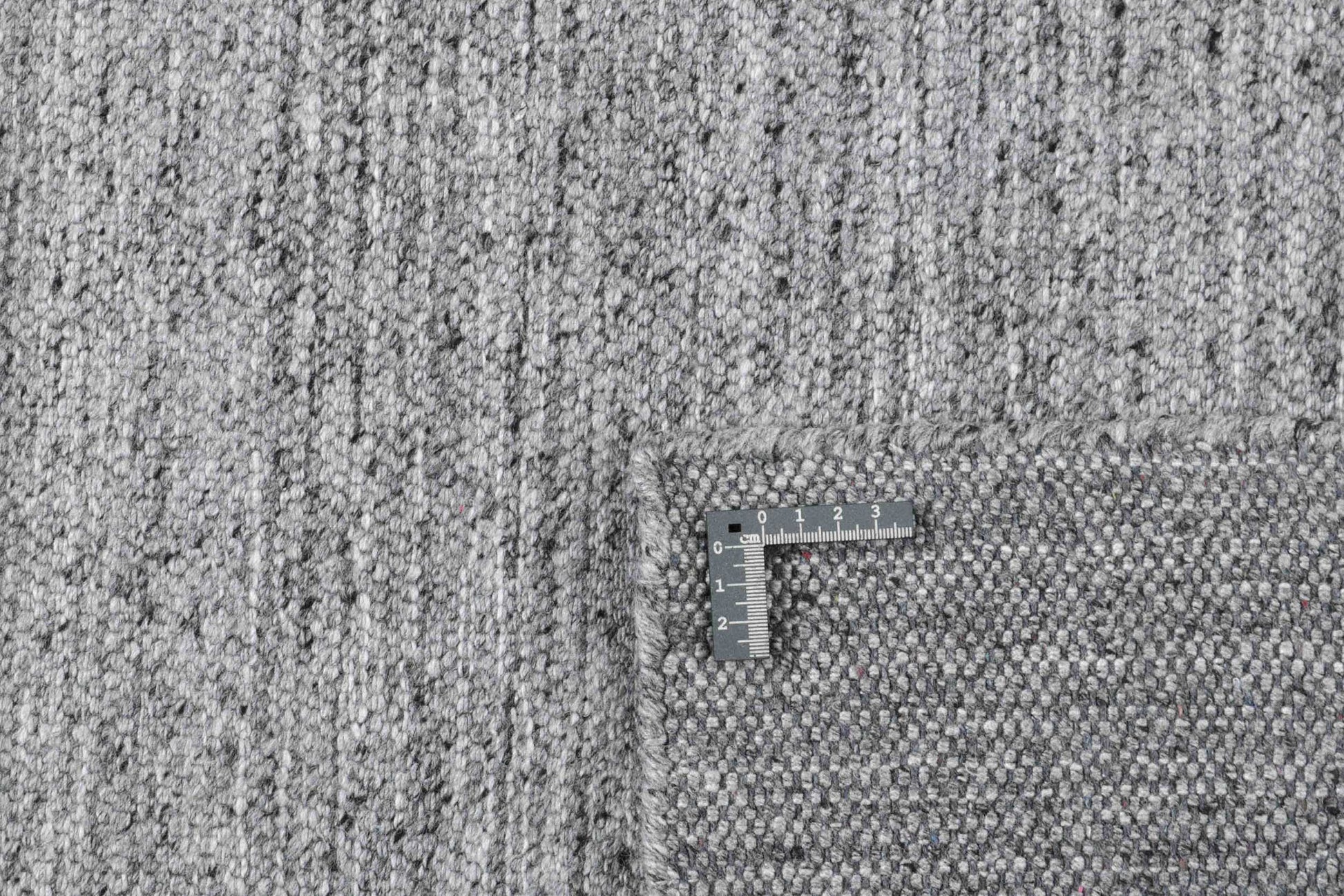 Laagpolig vloerkleed MOMO Rugs Nouveau Plain Light Grey Vloerkledenwinkel