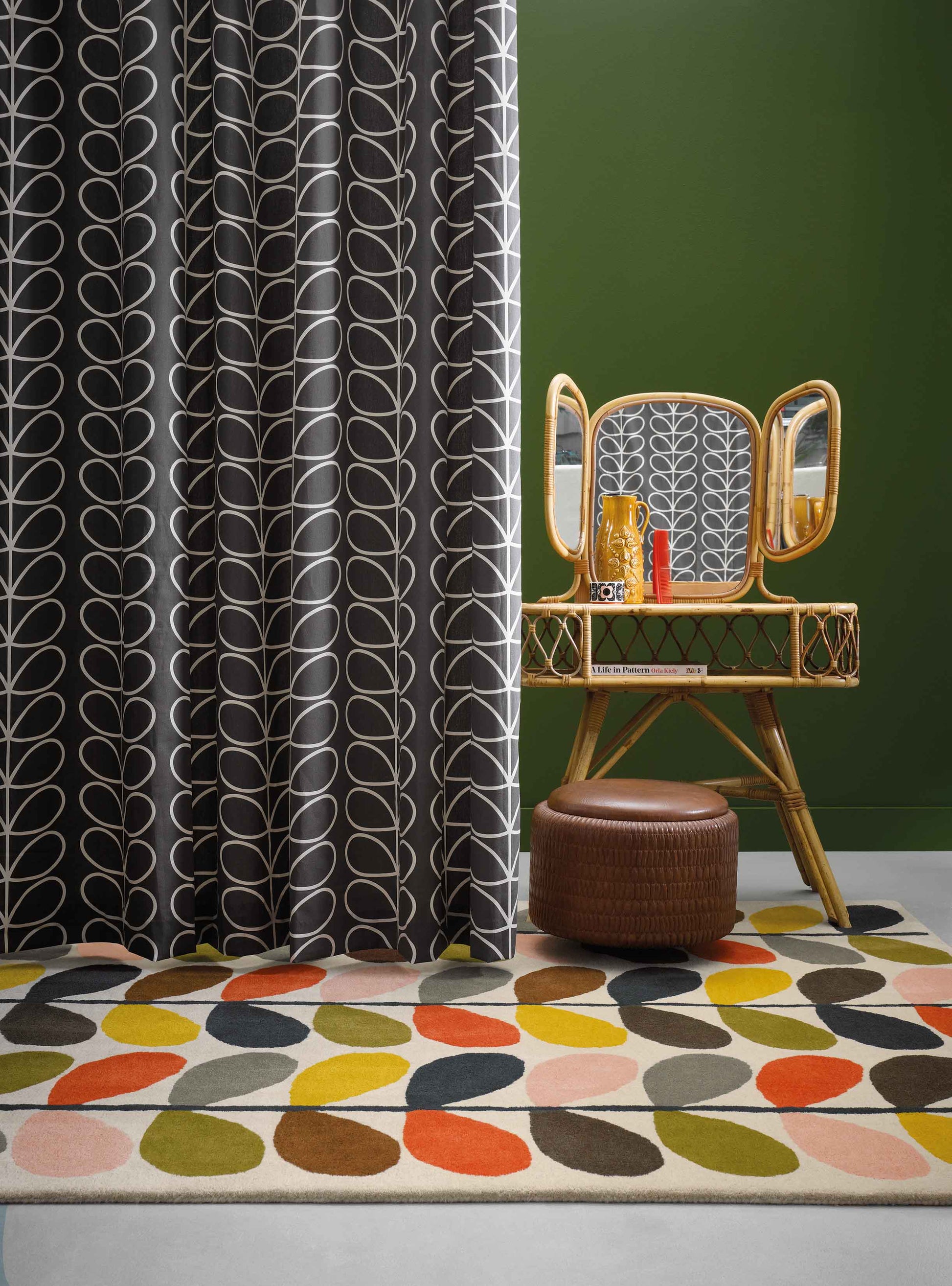 Laagpolig vloerkleed Orla Kiely Multi Stem 59505 Vloerkledenwinkel