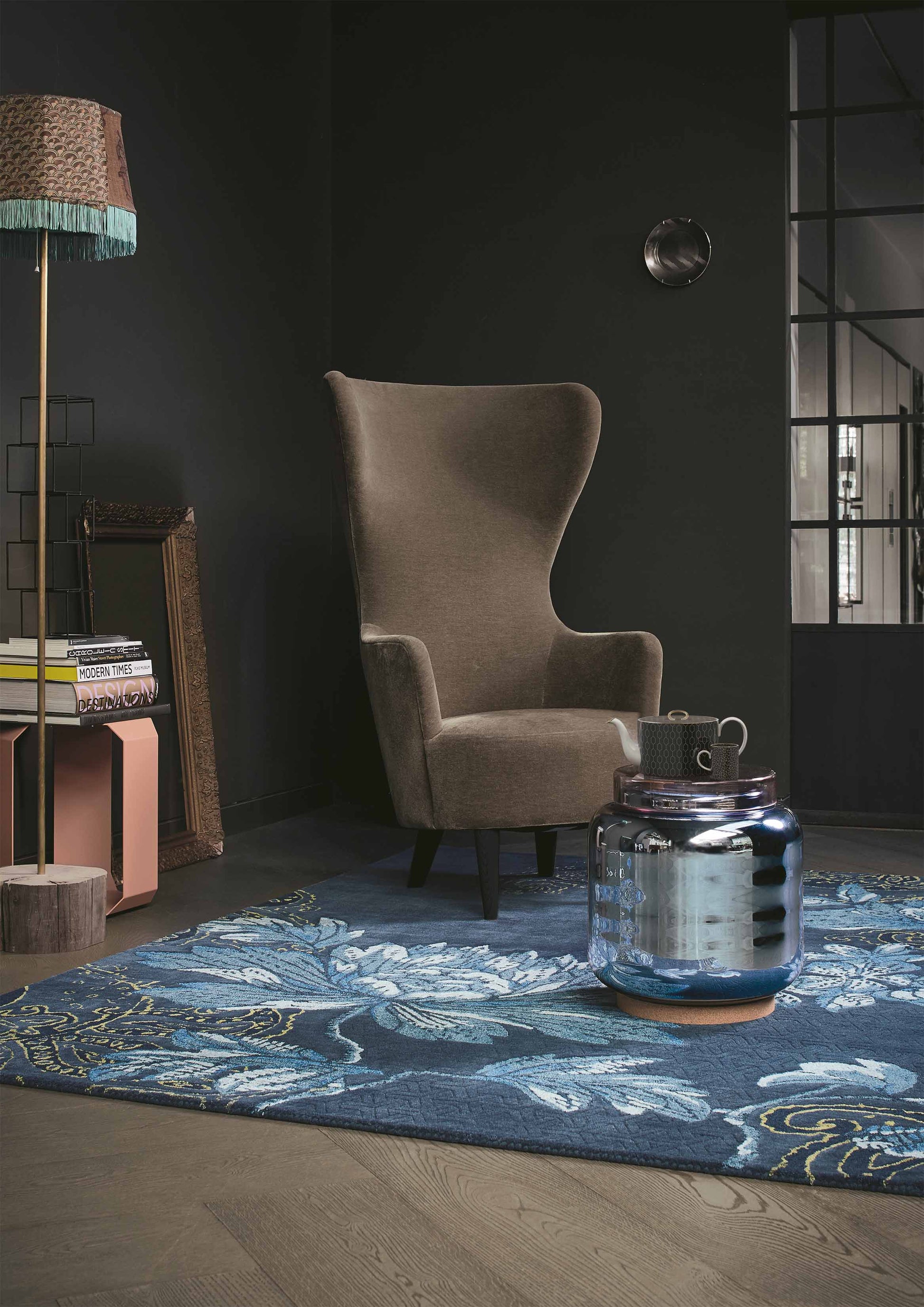 Laagpolig vloerkleed Wedgwood Fabled Floral Navy 37508 Vloerkledenwinkel
