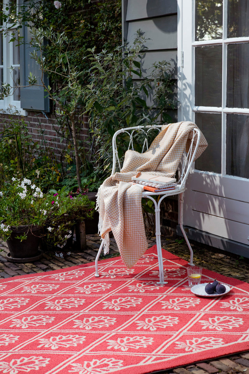 Laura Ashley Porchester Poppy Red outdoor 480200 Vloerkledenwinkel