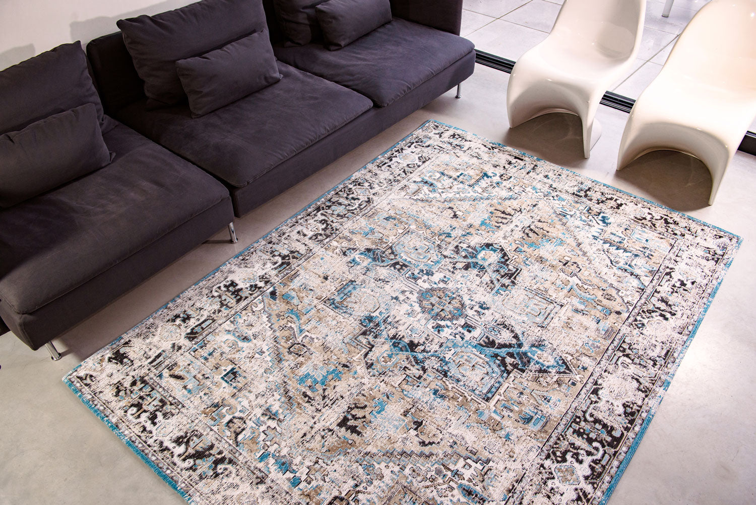 Louis de Poortere 8708 Antiquarian Golden Horn Beige Vloerkledenwinkel