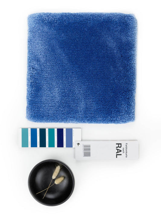 Vloerkleed MOMO Rugs Naturais Smooth Blueberry Blue Vloerkledenwinkel