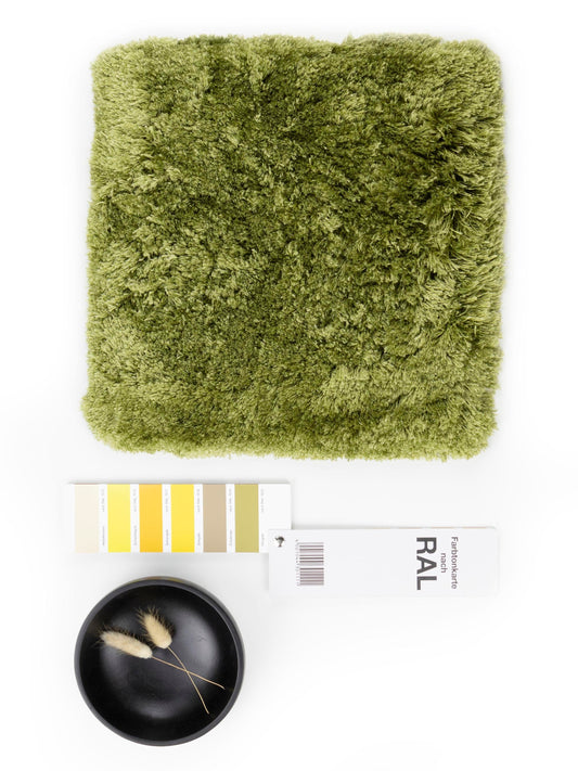 Vloerkleed MOMO Rugs Naturais Smooth Courgette Green Vloerkledenwinkel
