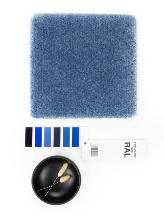 Vloerkleed MOMO Rugs Naturais Smooth Denim Blue Vloerkledenwinkel
