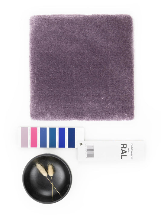 Vloerkleed MOMO Rugs Naturais Smooth Grayish Purple Vloerkledenwinkel