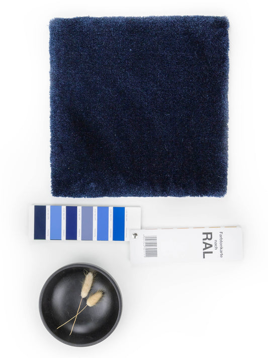 Vloerkleed MOMO Rugs Naturais Smooth Midnight Blue Vloerkledenwinkel