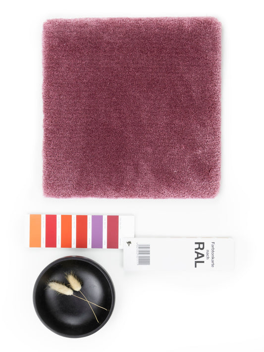 Vloerkleed MOMO Rugs Naturais Smooth Raspberry Pink Vloerkledenwinkel