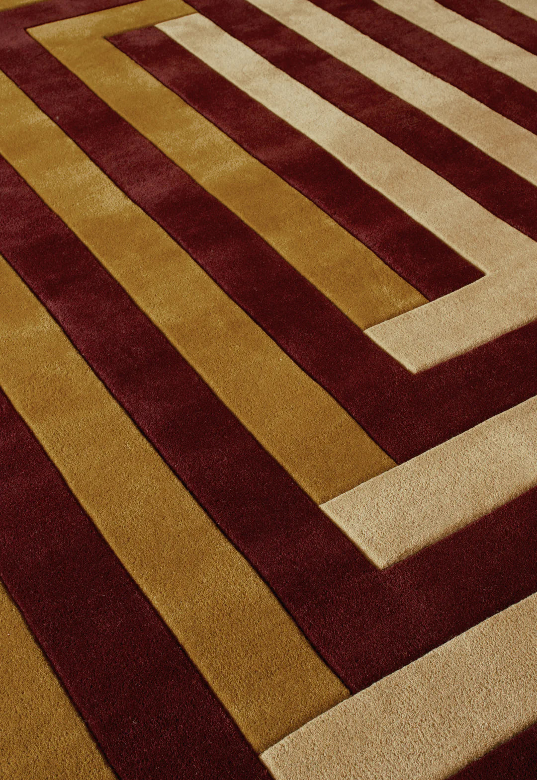 Vloerkleed Layered | Teklan Labyrinth Mulberry Sand