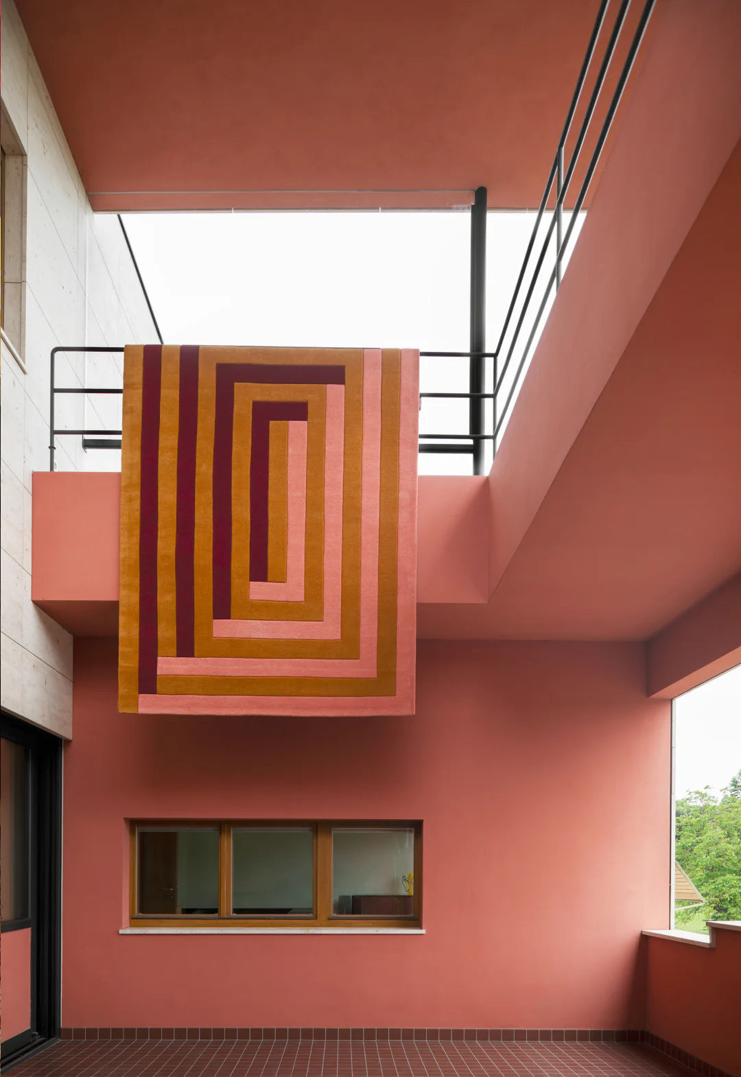 Vloerkleed Layered | Teklan Labyrinth Coral Pink