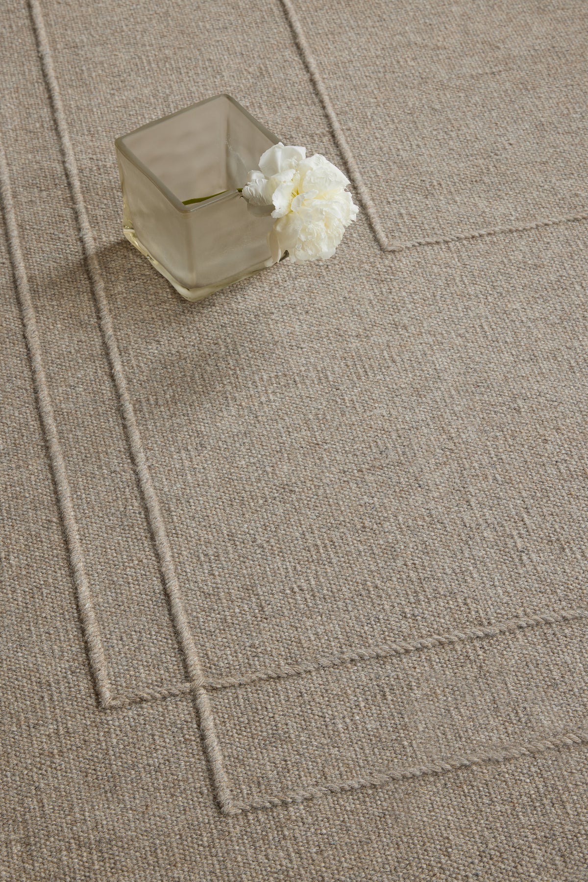 Vloerkleed Brink en Campman Senso Planes Soft Taupe 199004 – sfeerfoto