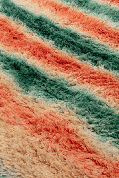 Grandma Pattern 5 — Green Red | cc-tapis – detail