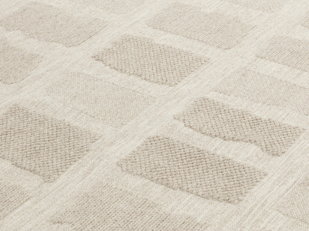 Tessera Outcropped — Natural van Yabu Pushelberg voor cc-tapis – detail