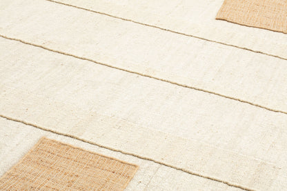 Monograph — Natural white | cc-tapis – detail