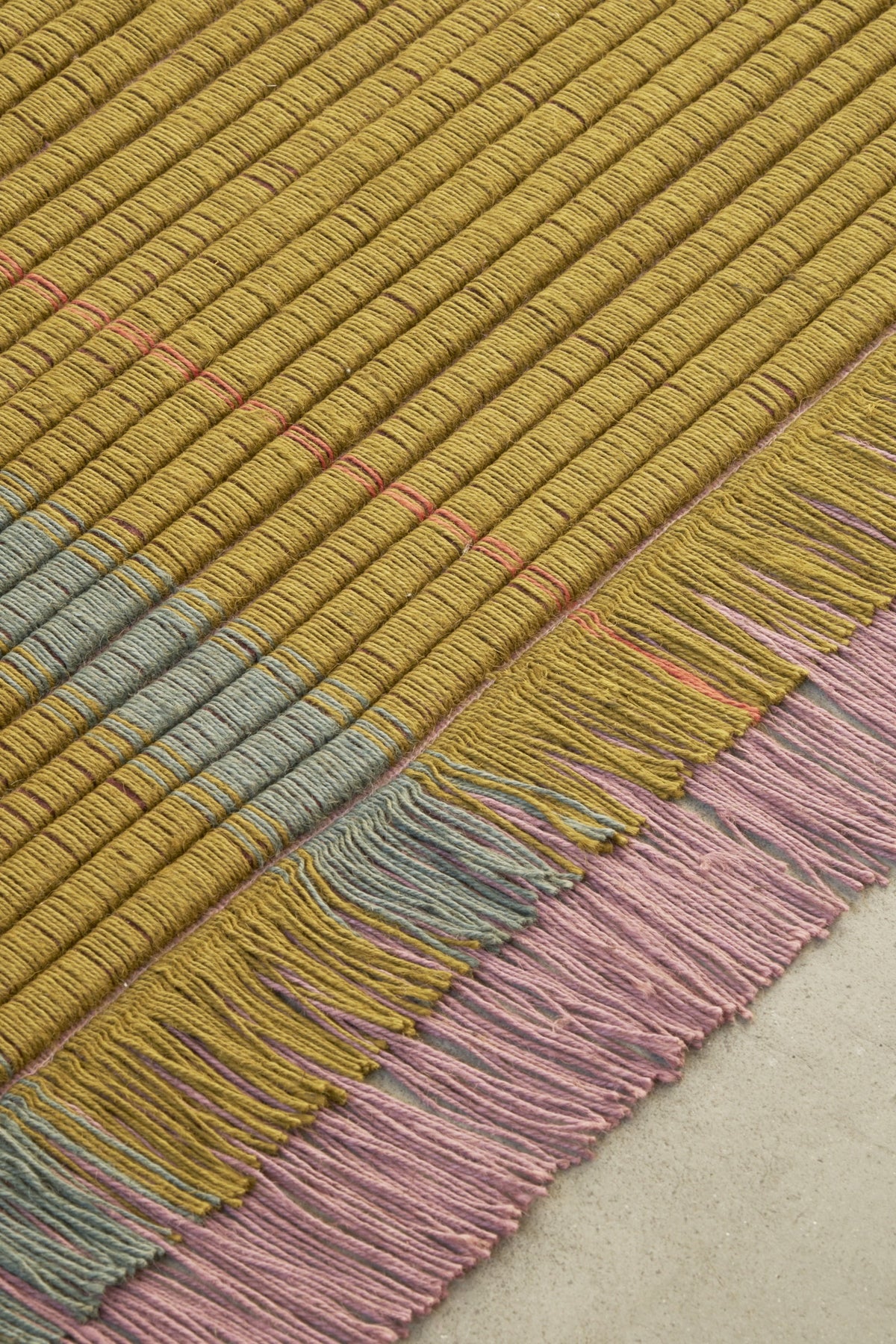 Omote — Haki | cc-tapis – sfeer