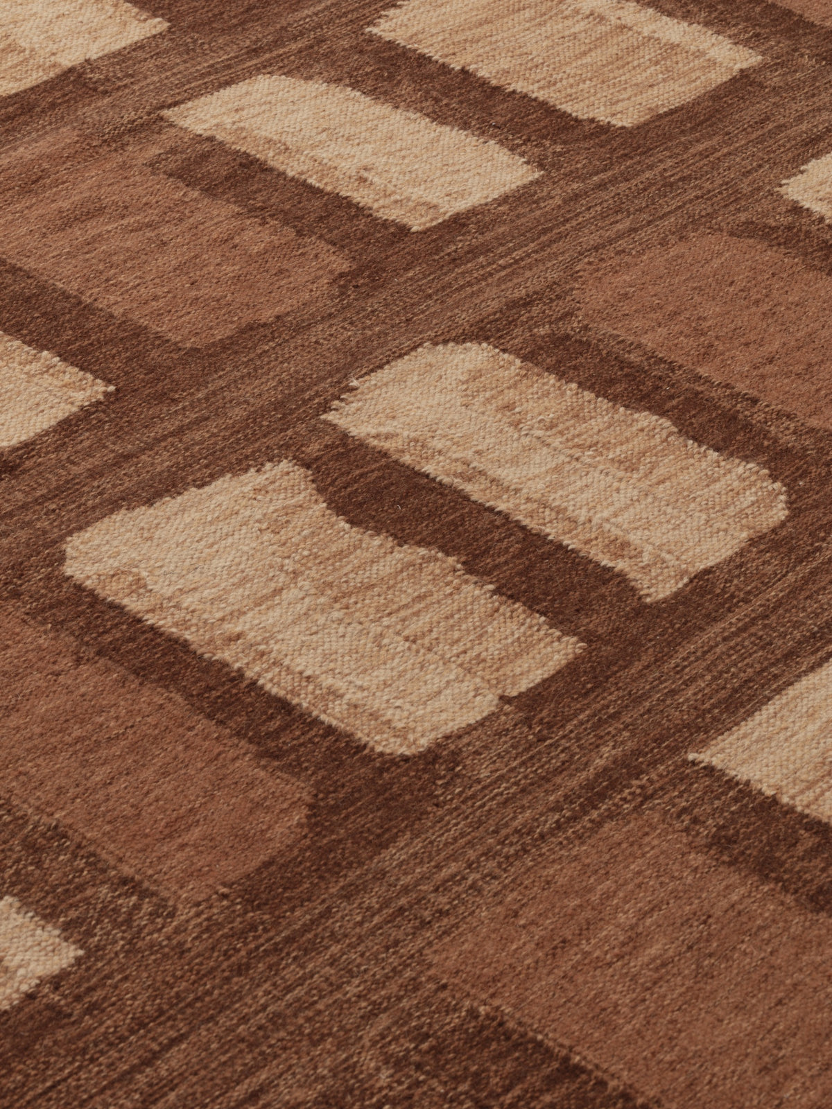 Tessera Overlay — Rust van Yabu Pushelberg voor cc-tapis – detail
