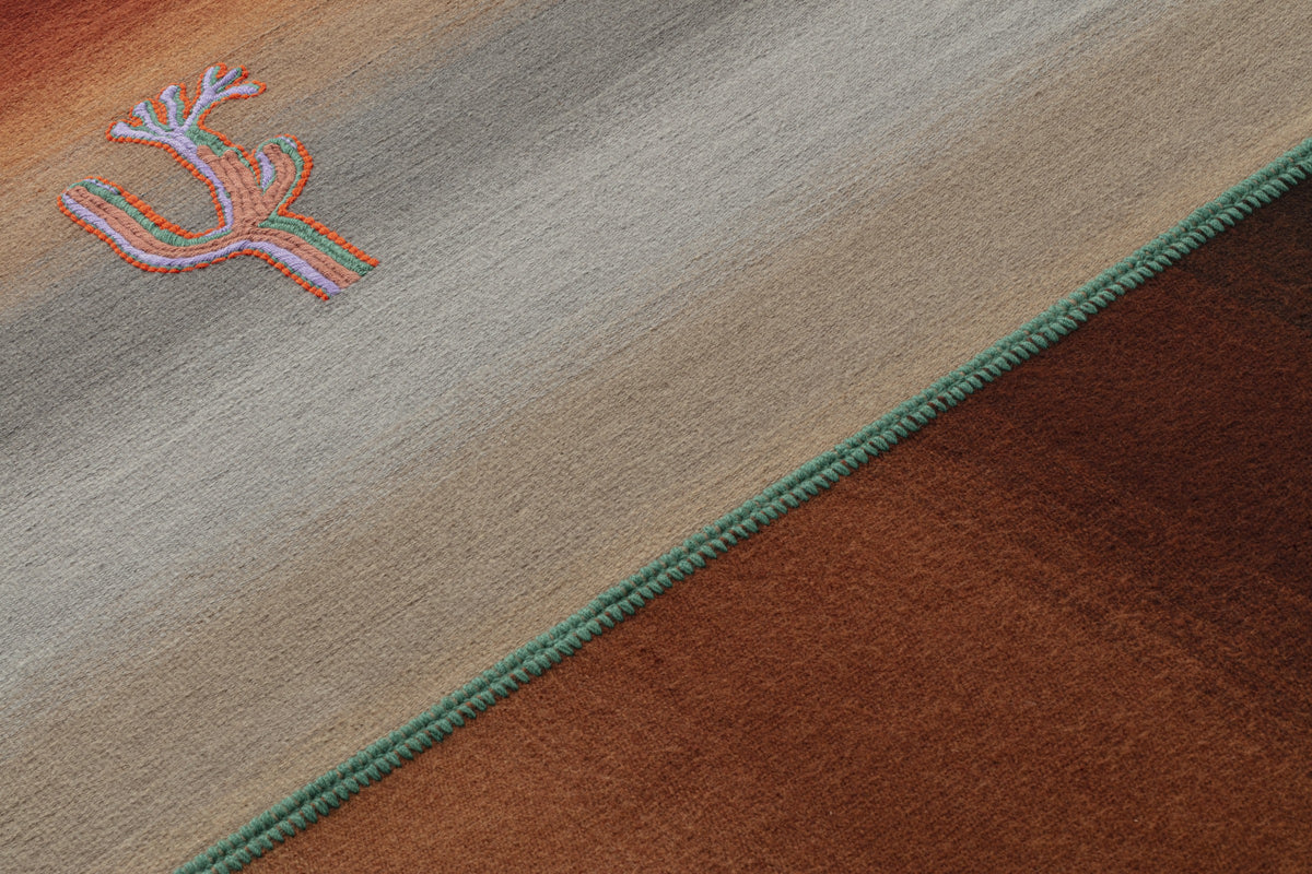 Cryptid — Earth | cc-tapis – detail