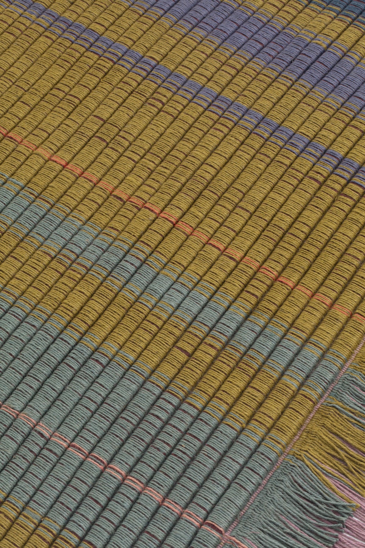 Omote — Haki | cc-tapis – detail