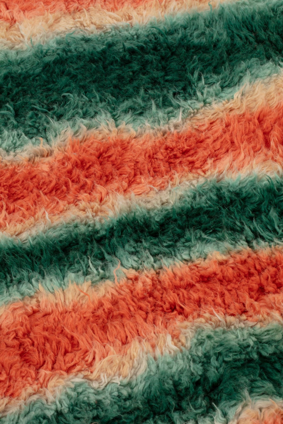 Grandma Pattern 5 — Green Red | cc-tapis – detail