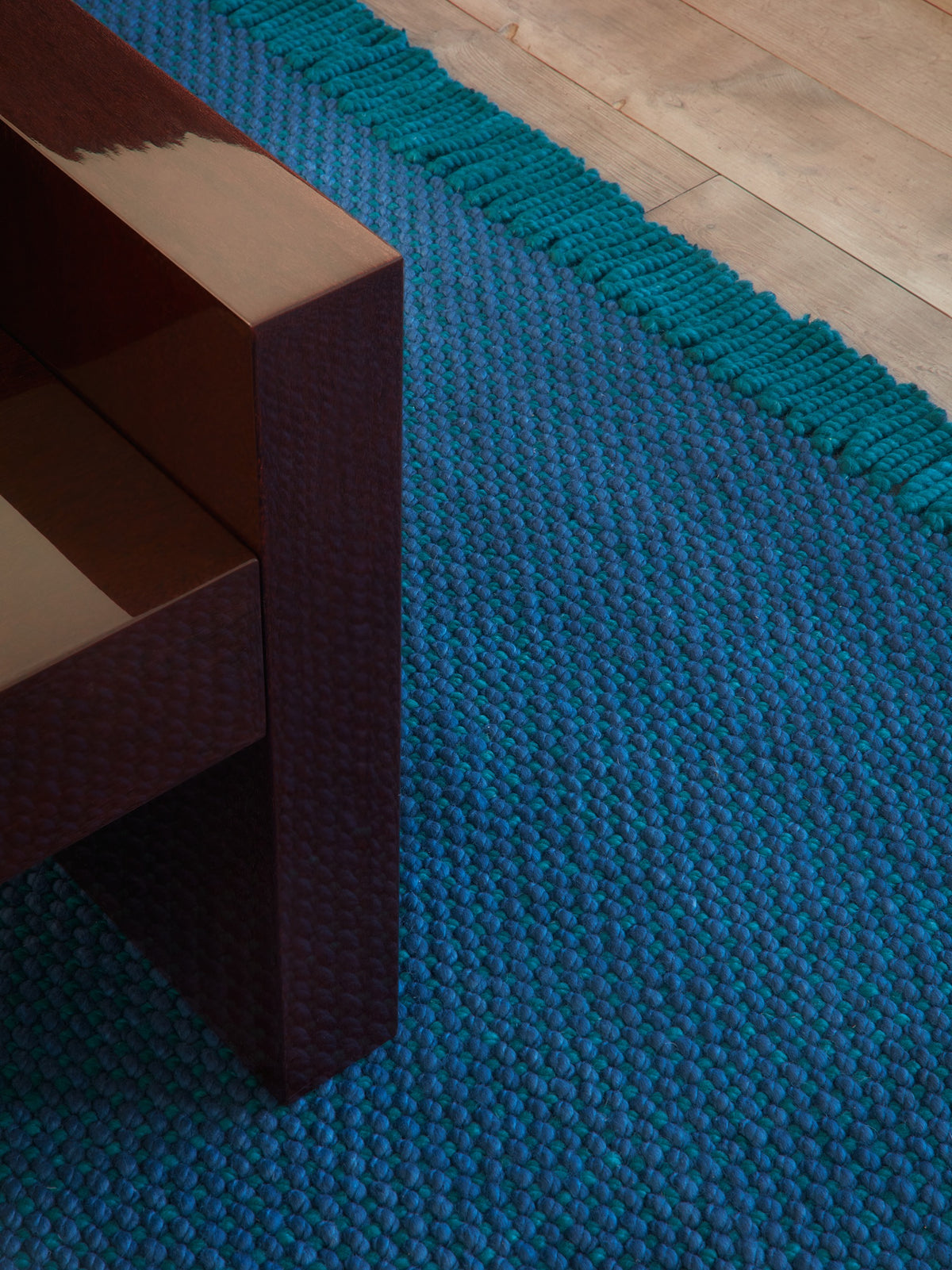 cc-tapis Everyday Night Midnight – detail in interieur, foto Claudia Zalla, styling Greta Cevenini