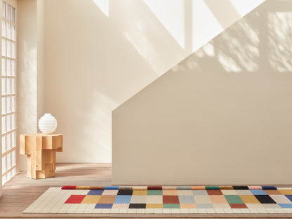cc-tapis Raag Runner Grid 2 van Doshi Levien – sfeerfoto, foto Claudia Zalla, styling Greta Cevenini