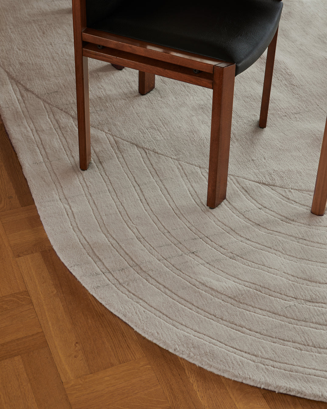 Circularwool Rug Texture Vloerkleed Layered Circular Wool Rug Light Oatmeal – Vloerkledenwinkel