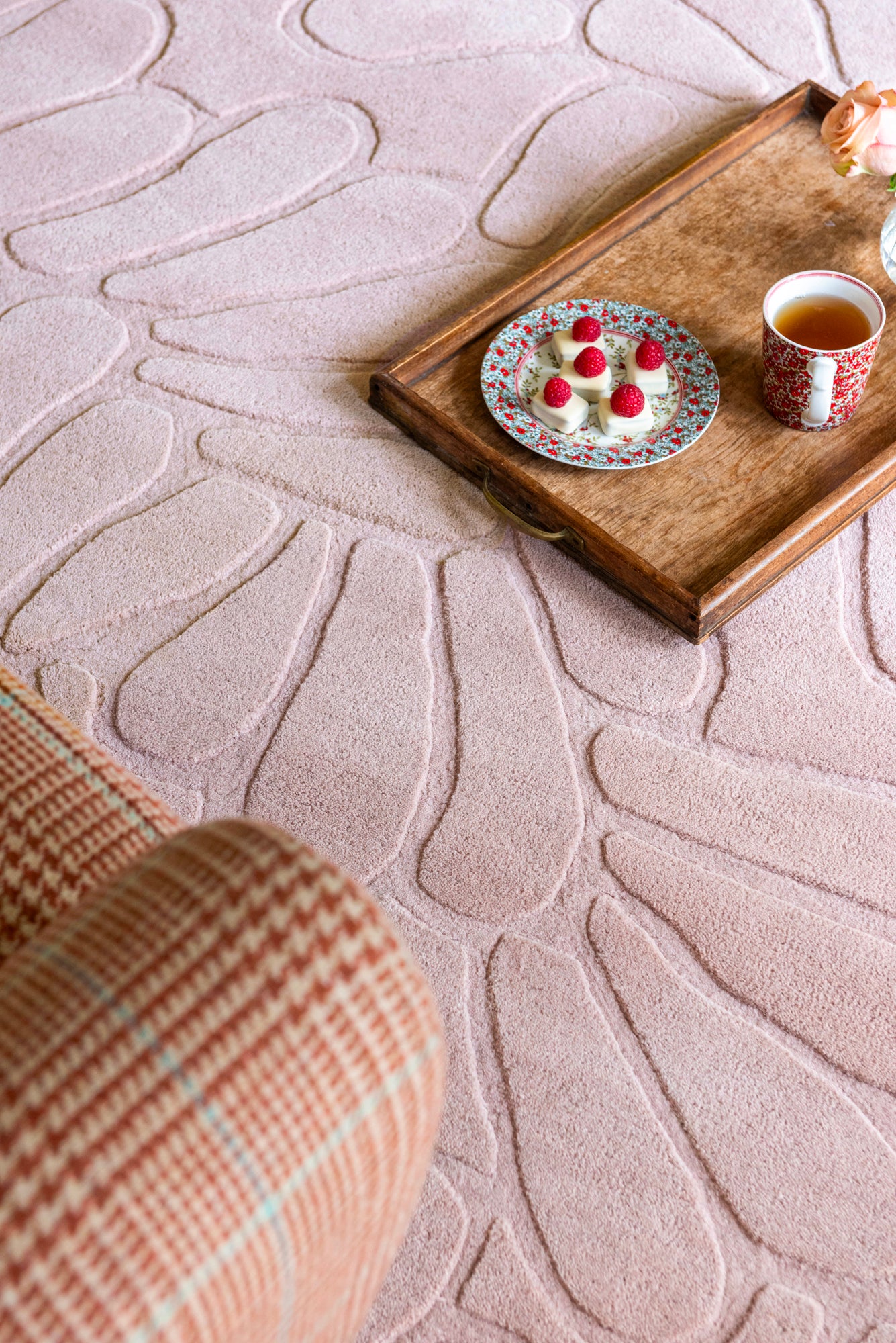 Laagpolig Vloerkleed van Laura Ashley | Coleby petals Chalk pink