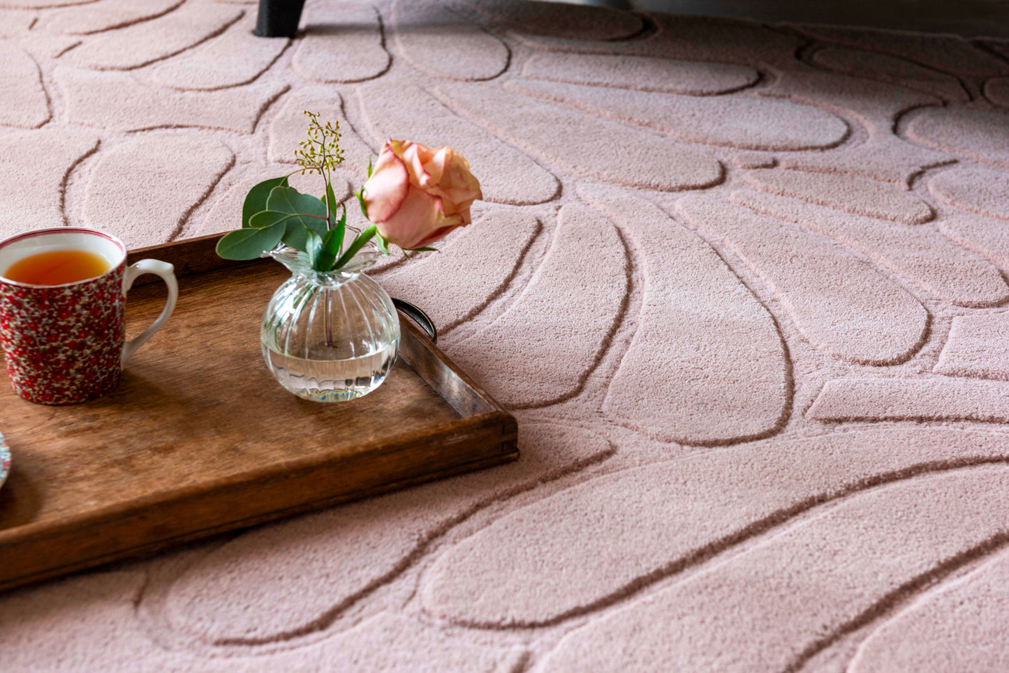 Laagpolig Vloerkleed van Laura Ashley | Coleby petals Chalk pink