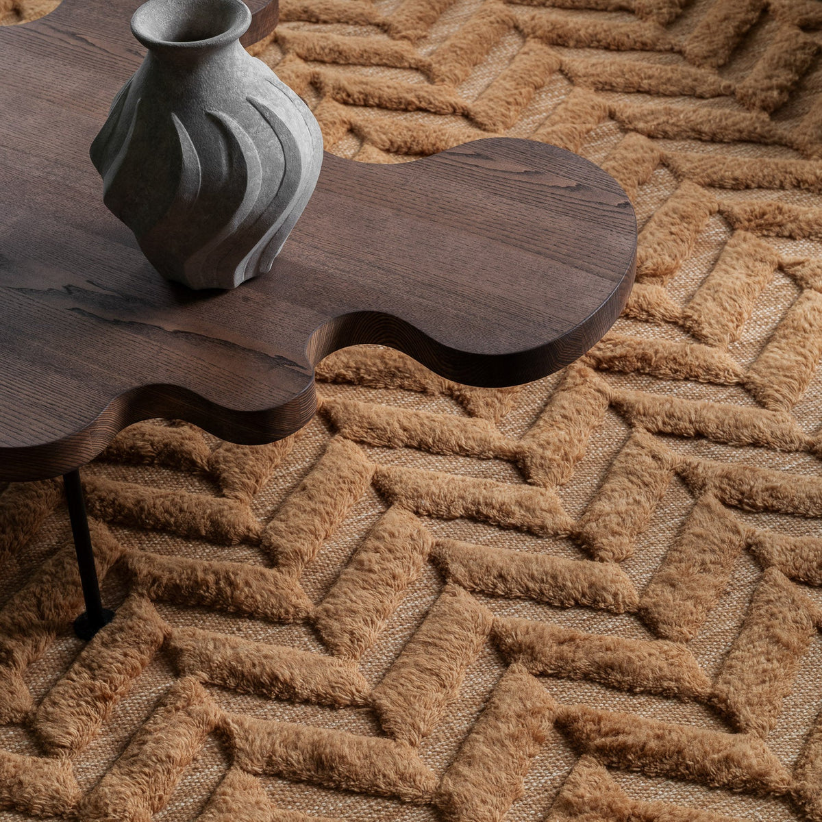 Detail van Herringbone Brown in een interieur