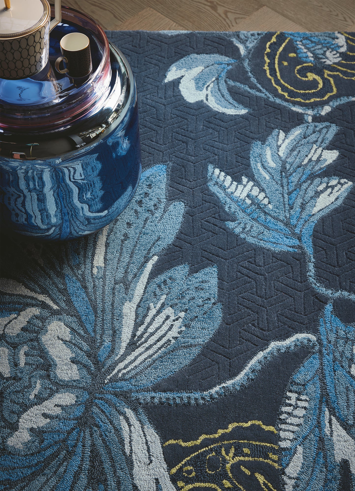 Laagpolig vloerkleed Wedgwood Fabled Floral Navy 37508