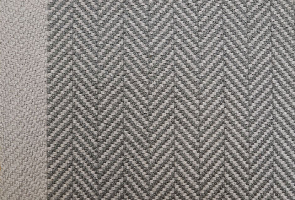 Traploper Hartley Tissier Herringbone Border Nickel & Light grey