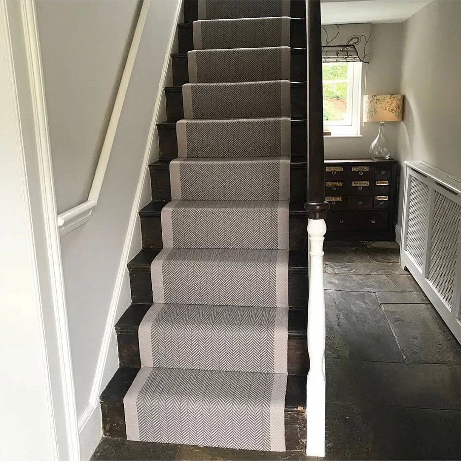 Traploper Hartley Tissier Herringbone Border Nickel & Light grey