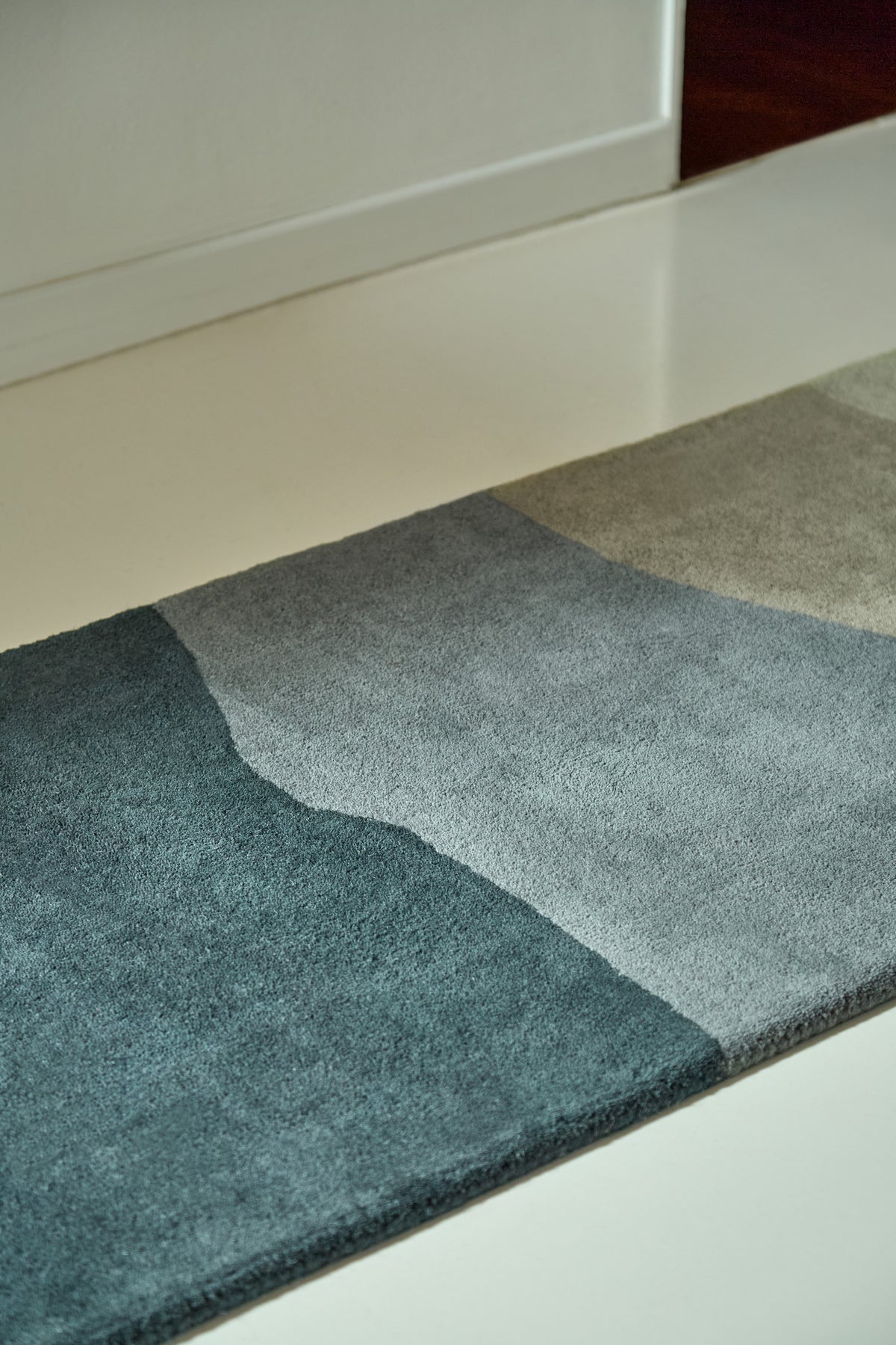 Vloerkleed Harlequin Sedimentary Midnight 141005 – sfeerfoto