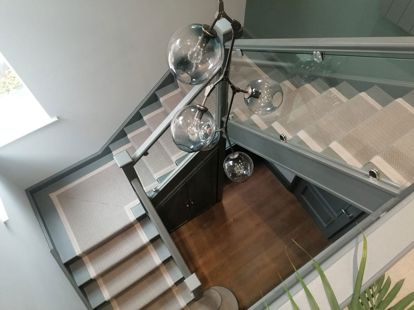 Traploper Hartley Tissier Herringbone Border Nickel & Light grey