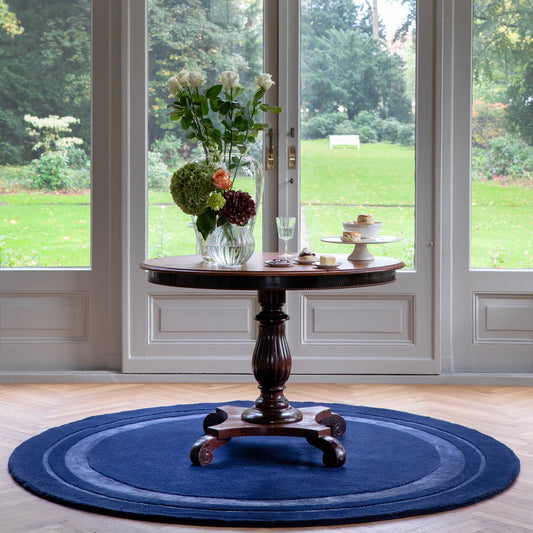 Laagpolig vloerkleed van Laura Ashley | Redbrook Midnight Rond