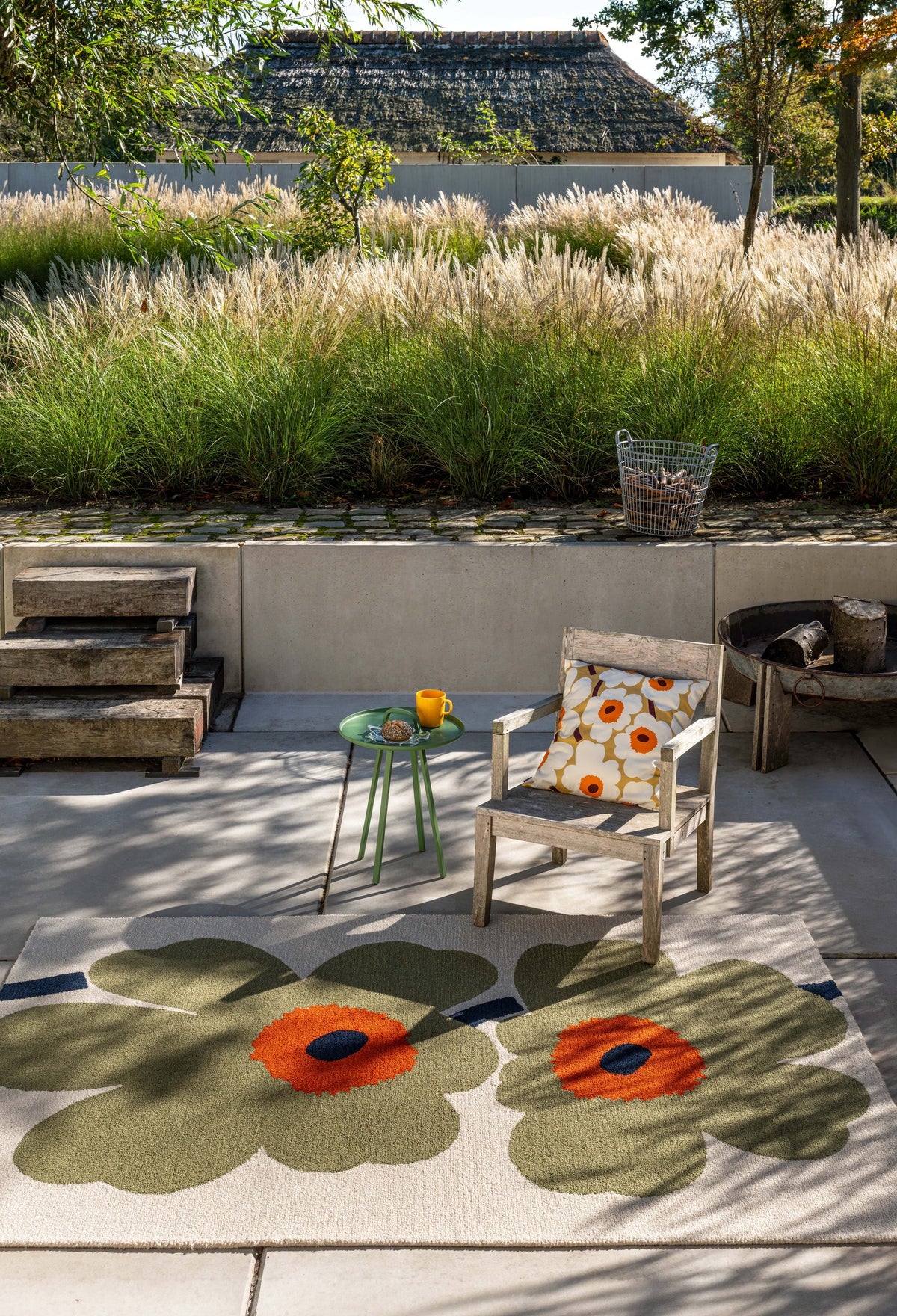 Buitenkleed Marimekko Unikko Anniversary Dusty Green 433017 – sfeerfoto