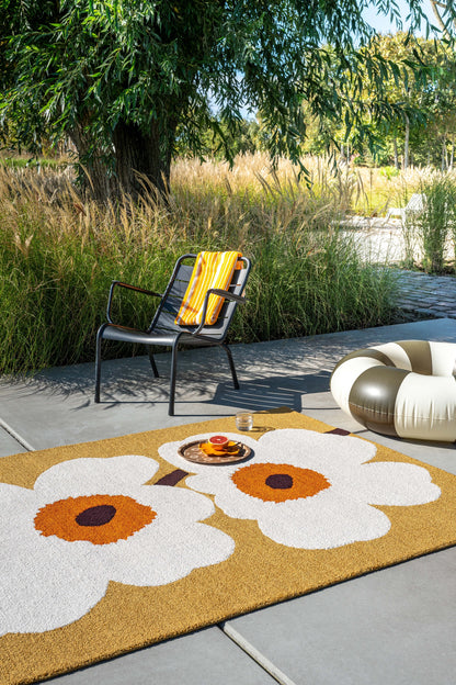 Buitenkleed Marimekko Unikko Anniversary Honey 433001 – sfeerfoto