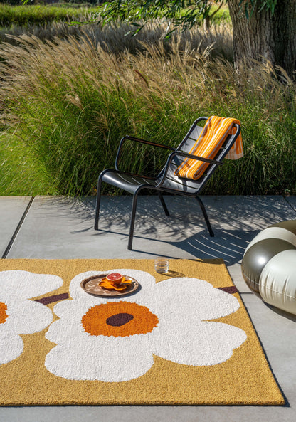 Buitenkleed Marimekko Unikko Anniversary Honey 433001 – sfeerfoto